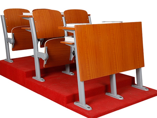 定制階梯課桌椅時(shí)需要注意些什么？